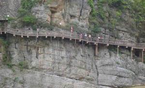Mingyuexia Ancient Plank Road